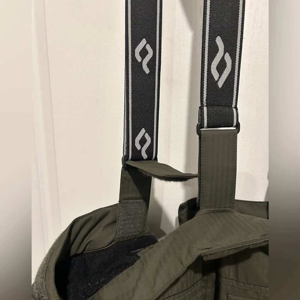Jupa boys/mens army green ski/snow pants. Size 18. NWOT.